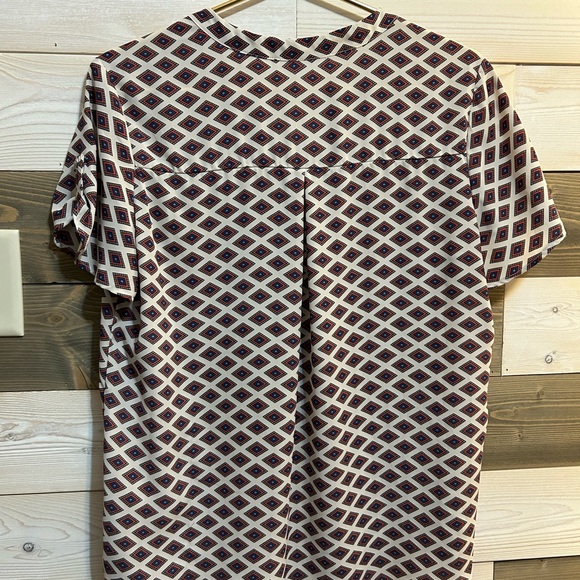 Alice Blue ⚜️ Diamond Design Flowy Short Sleeved Top - Picture 4 of 6